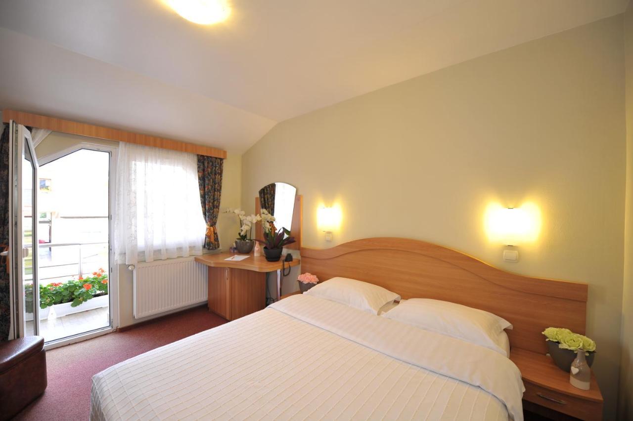 Villa Brussels 德瓦 外观 照片