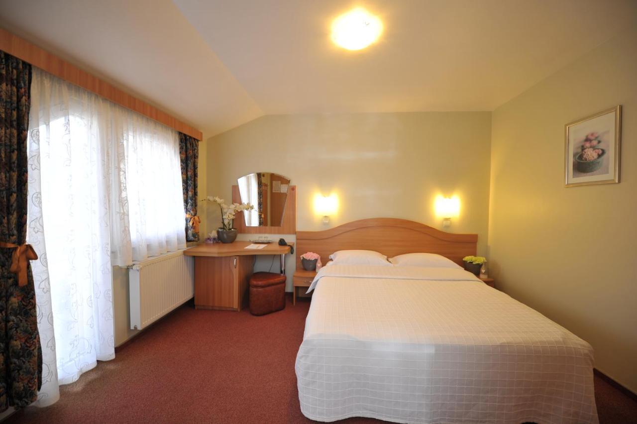 Villa Brussels 德瓦 外观 照片